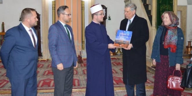 Ambasadori amerikan Kosnett vizitoi Xhaminë “Mehmet Pasha-Bajraklia” në Prizren