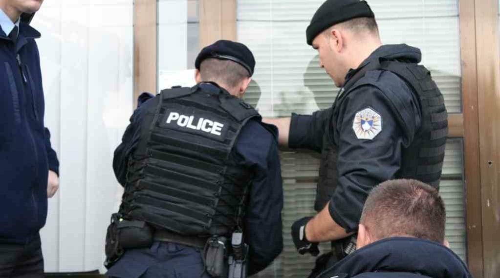 Arrestohen dy të dyshuar për organizim e lojërave të fatit në Prizren dhe Dragash