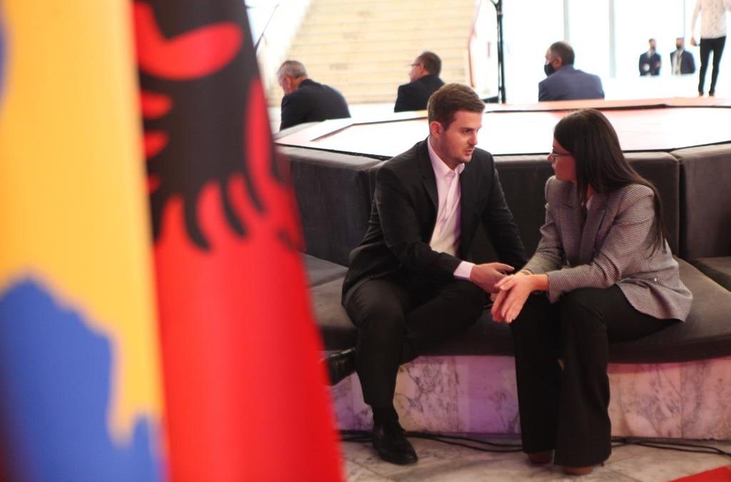 “Shqiptarë”, dy Ministrat e Jashtëm i përgjigjen fuqishëm Vulinit