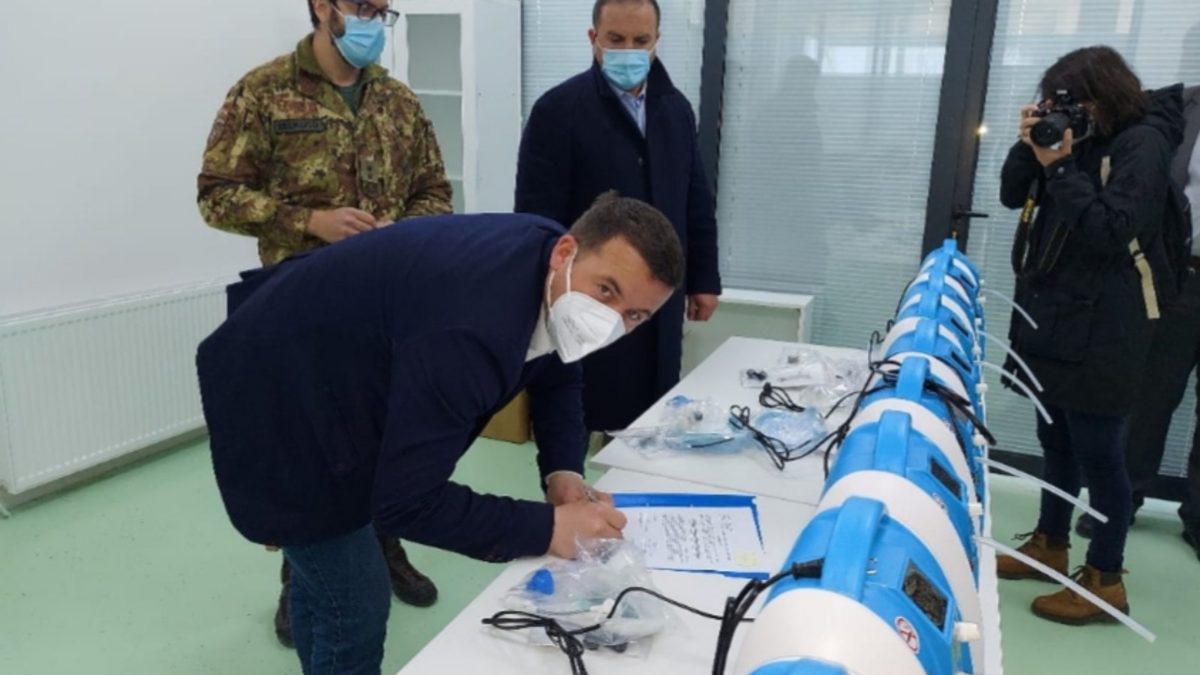 CIMIC-u Italian dhuroi 10 pajisje oksigjeni për QKMF Dragash