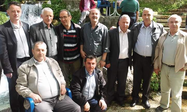 Mësuesit përkujtojnë kolegun e tyre Samet Halimin në ditën kur ai do të ishte pensionuar