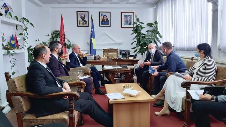 Ambasadori i OSCE-së në Kosovë viziton Komunën e Dragashit