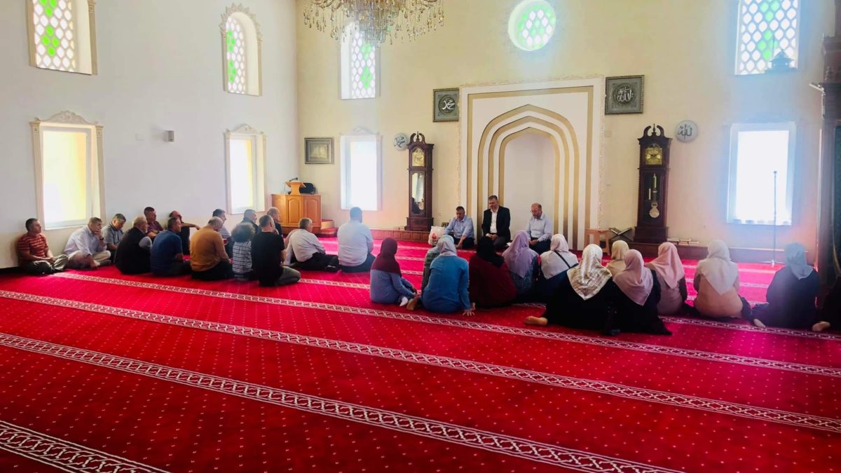 Këshilli i Bashkësisë Islame në Dragash mban takim informues me Haxhillarët
