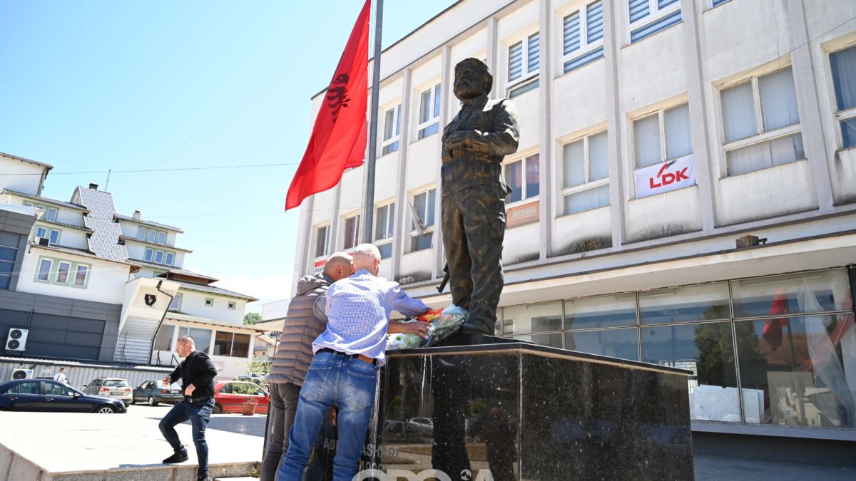 Në Dragash u manifestua dita e çlirimit (Video, Foto)